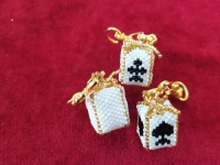 4月29日，可在家做的兼職手工活，想接正規(guī)廠家手工項(xiàng)目,開飾品加工廠，在手工之家，多總結(jié)、認(rèn)真做、多掙錢，圖為飾品類串珠純手工產(chǎn)品剪影