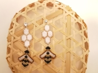 串珠米珠繡純手工產(chǎn)品展示，精美精致的飾品類手工之耳釘