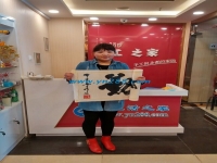 鄭州美女在家做手工活珠繡，打算組織周圍姐妹一起做