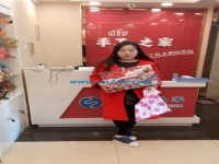 邯鄲永年化妝品店趙女士親自來手工活之家總部考察，欲兼職做手工活