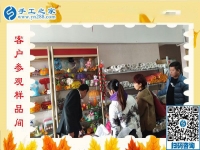 11月7日，正規(guī)手工活外發(fā)加工，正規(guī)供料的手工活，是指這里沒有押金的手工活，手工之家接待考察加工客戶剪影