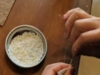 慈母手工線，在家把錢賺，家有勵志珠，人生不服輸