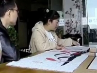 丈夫陪妻子考察手工之家，愛她就支持她自己喜歡的事業(yè)