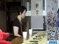 這位美女姐姐到手工活之家考察，對各個環(huán)節(jié)都咨詢得很到位