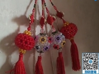 純手工串珠掛件時尚漂亮，手工活之家立體串珠類手工藝品品種多
