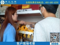 8月23日，這個純手工活外發(fā)加工項目也能做代理，很多人在這里實現(xiàn)了就業(yè)創(chuàng)業(yè)夢想，手工之家接待考察加工客戶剪影