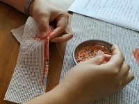 客戶問：做手工之家勵志珠繡手工活的合格率是多少？