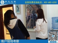 10月21日，手工活外發(fā)回收，都能在家掙錢的手工活，選擇這里的人太多了，手工之家接待考察合作加工客戶剪影