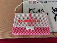4月1日，拿回家做的手工活，手工活掙錢(qián)，敬業(yè)的企業(yè)手工之家更適宜合作，勵(lì)志珠珠繡新款珠包實(shí)拍