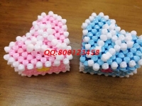 4月27日，實地考察，找到了正規(guī)廠家的手工活，可以帶回家做的手工活要先確定合作企業(yè)正規(guī)可靠，圖為勵志珠珠繡串珠手工產(chǎn)品實拍