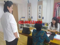5月29日，想接正規(guī)廠家的手工活，拿回家做的手工活，要觀察，要考察，更要行動，圖為手工之家接待考察合作加工客戶剪影